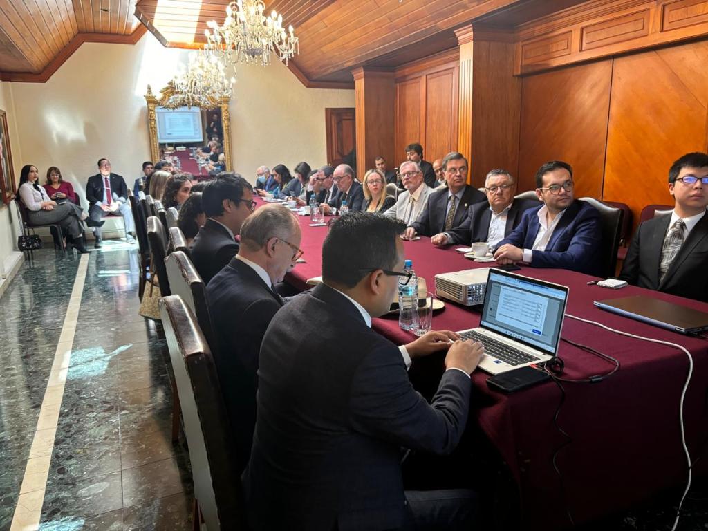 Conversatorio sobre »El nuevo sistema de Visas para extranjeros en el&nbsp;Ecuador»